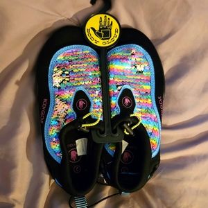 Body Glove Adjustable Sequin Watershoes. NwT Size 2
